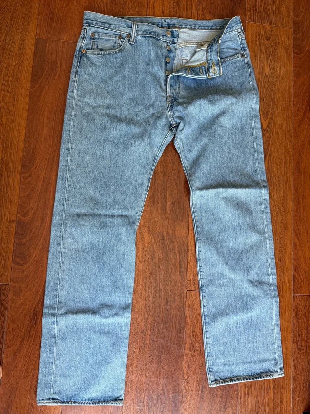 Levi's Men's Light Blue Straight Denim Jeans